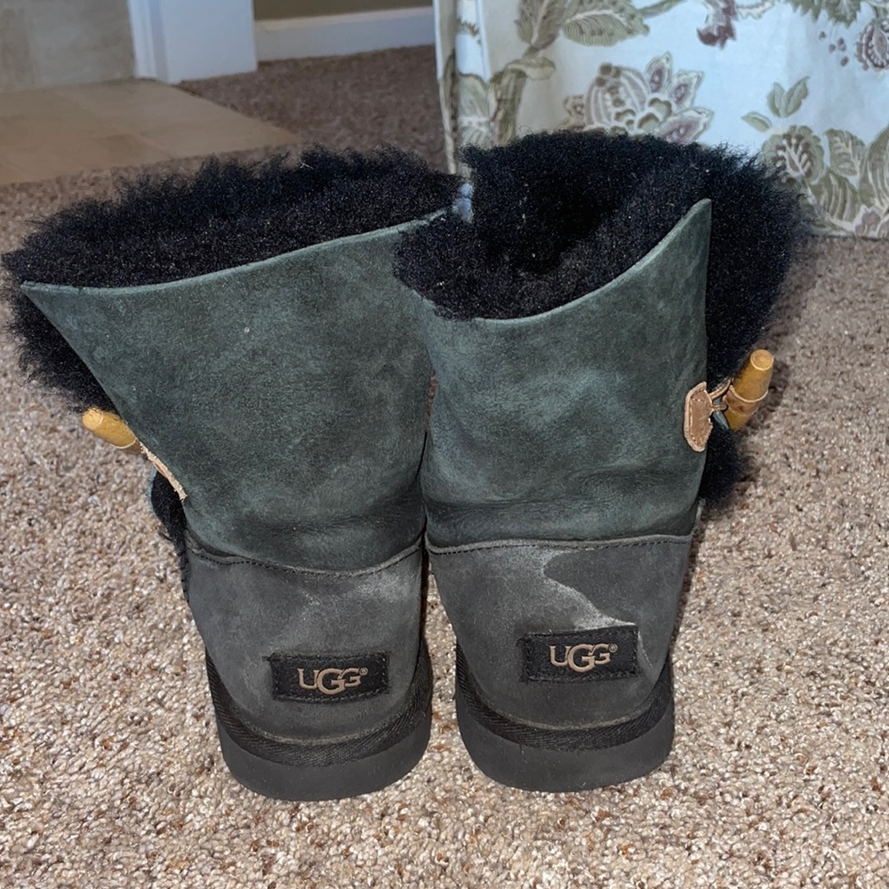 black ugg boots 🖤 - Picture 2 of 4